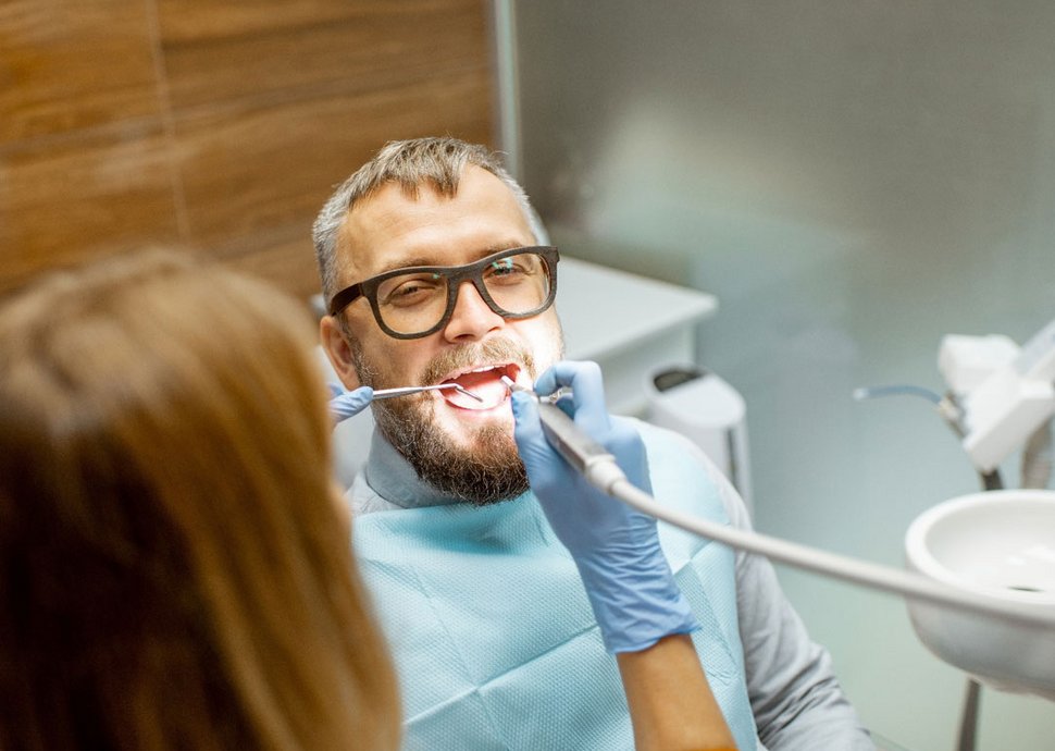 Zahnbehandlung bei einem Zahnarzt in Ungarn