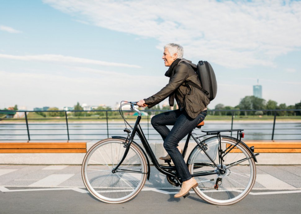 Gelenke fit halten durch kreative Alltagsübungen