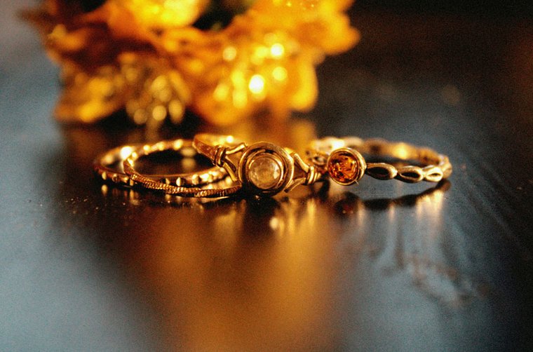 Alter Schmuck kann viel wert sein.