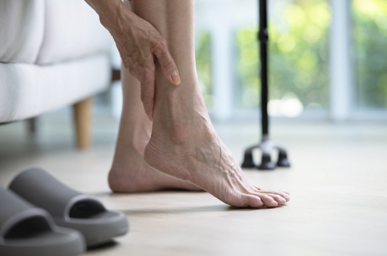 Schmerzende, rissige Fersen