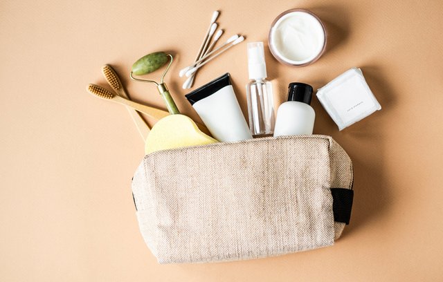 Necessaire - diese Kosmetik und Hygieneartikel braucht's