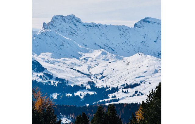 Besucher sind begeistert von der atemberaubenden Aussicht auf die Dolomitengipfel