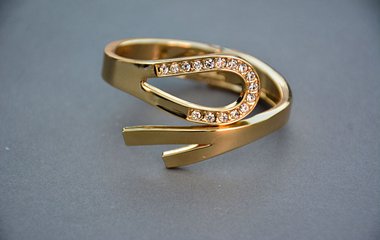 Hochwertiger Goldschmuck ist erstaunlich pflegeleicht.