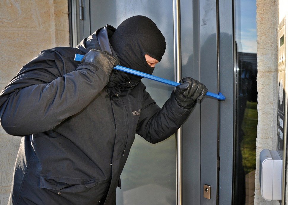 Einbruchschutz und Versicherungsschutz sind wichtig. Einbruchschutz und Versicherungsschutz sind wichtig.