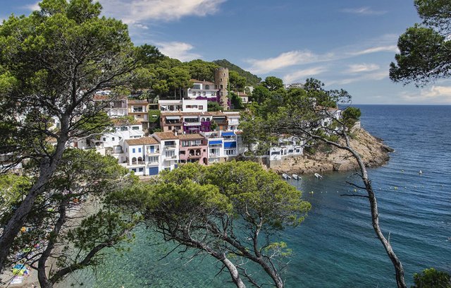 Spanien bietet zahlreiche sehr attraktive Ferienorte.