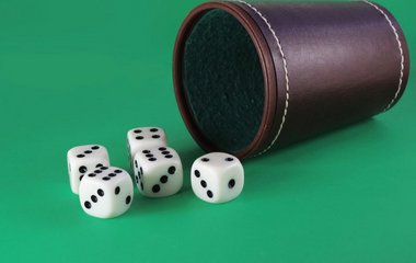 Yatzy - Das Würfelspiel mit der Taktik Yatzy - Das Würfelspiel mit der Taktik