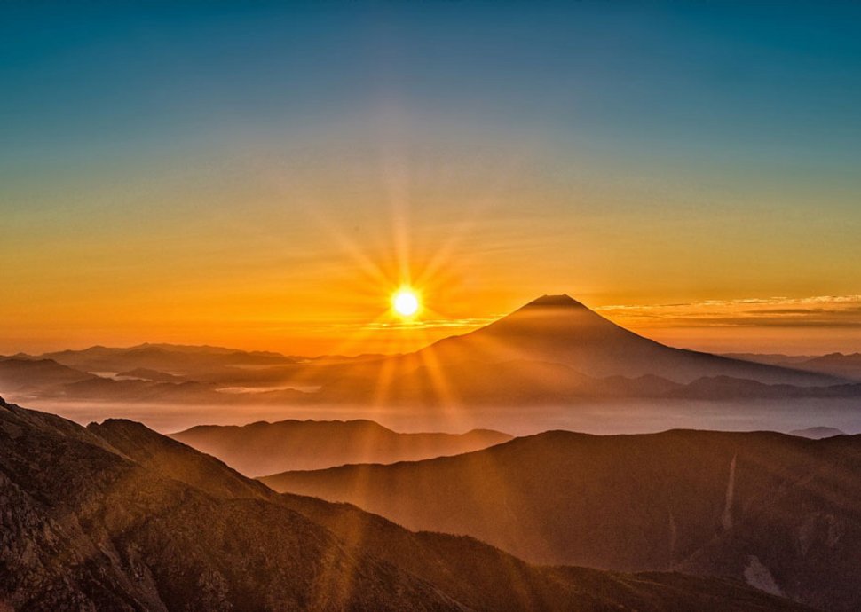 Die Sehnsucht nach Japan, dem Land der aufgehenden Sonne. Die Sehnsucht nach Japan, dem Land der aufgehenden Sonne.
