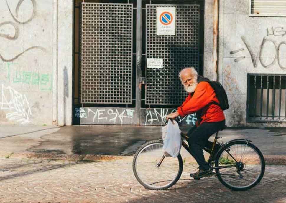 Raus aus dem Sessel - ab aufs E-Velo Raus aus dem Sessel - ab aufs E-Velo