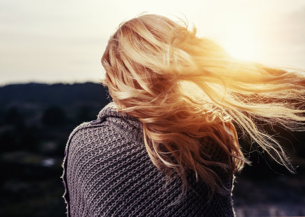 Sie sollten ihre Haare im Frühling so oft wie möglich Lufttrocknen lassen. 