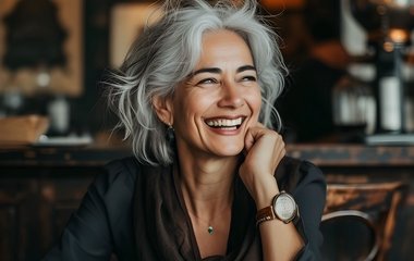 Ü50 lohnt es sich besonders, die Mundgesundheit zu verbessern.