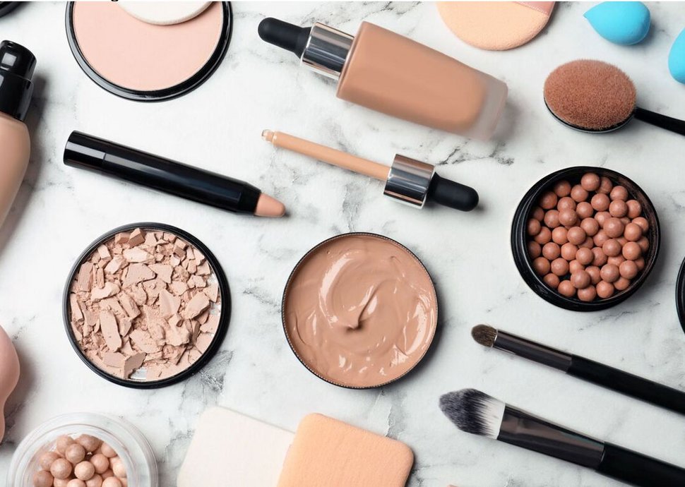 Ein gesundes Hautbild beginnt mit der richtigen Pflege. 