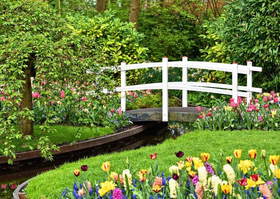 Die richtigen Gartenmöbel tragen zum persönlichen Gartenparadies bei.