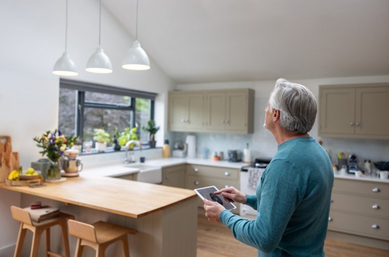 Selbstständig wohnen im Alter dank Smart Home 