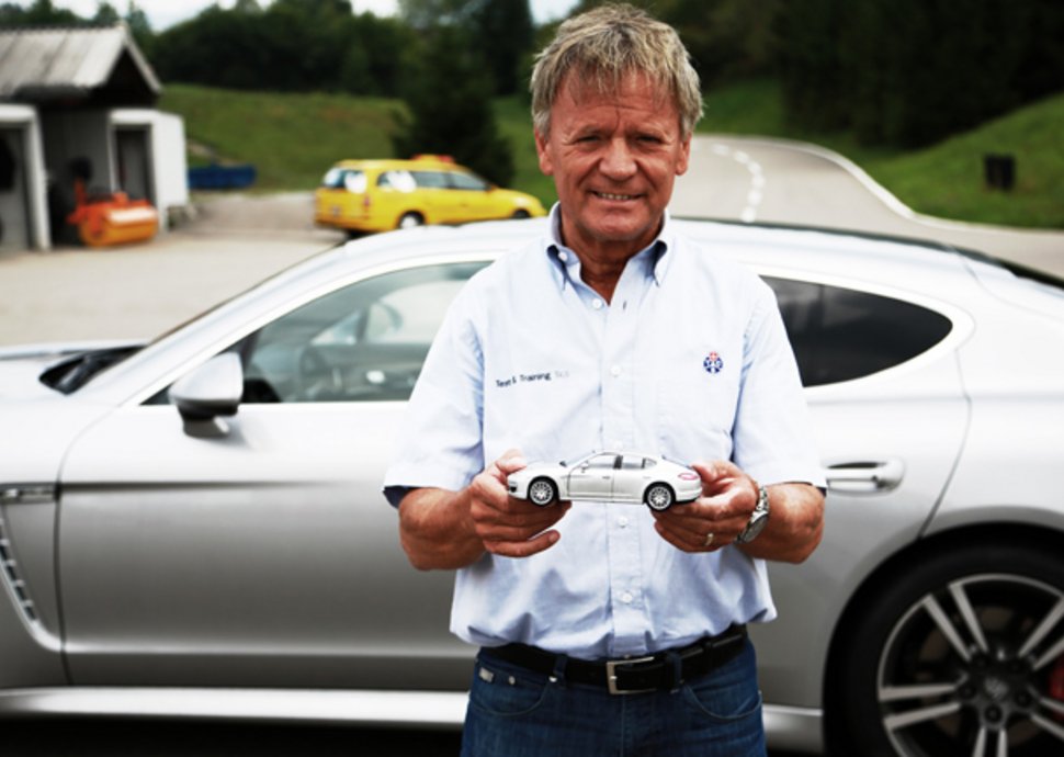 Weiss, wie man sicher fährt: Formel-1-Legende Marc Surer Weiss, wie man sicher fährt: Formel-1-Legende Marc Surer
