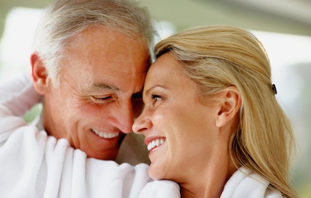 Online-Dating, neue Regeln, 50plus, Senioren, Seniorinnen, Generation 50plus, Liebe, Beziehung
