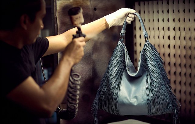 Hochwertige Ledertaschen bieten genügend Platz. 