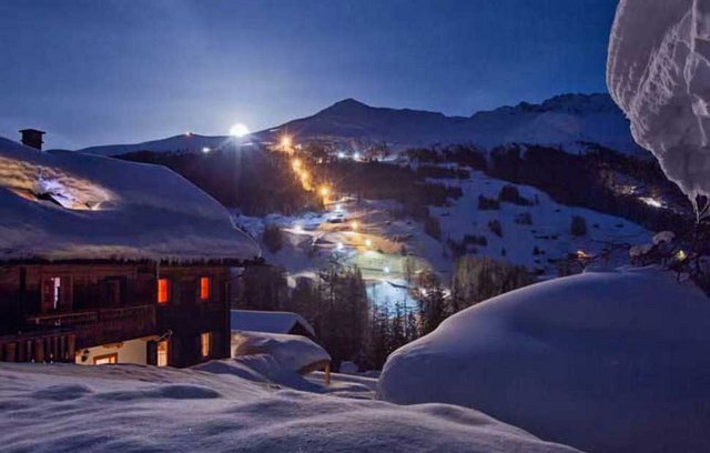 Schneeromantik, Kultur und Kulinarik: Weihnachten im Sunstar Hotel Davos. 