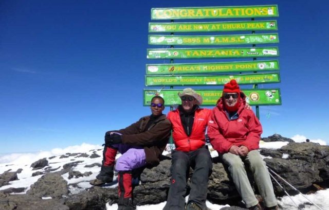 Mit 78 Jahren auf den Kilimanjaro gestiegen