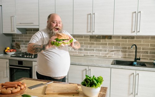 Bauchfett im Alter und dessen Risiken