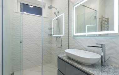 Barrierearme Badgestaltung im Alter.