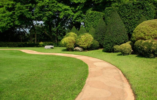 Ein barrierearmer Garten lebt nicht nur von Wegen und Beeten.