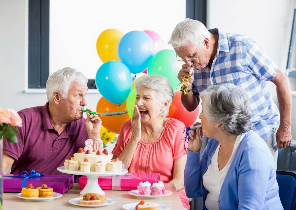 Die Einladung zu einem runden Geburtstag kann eine besondere sein.