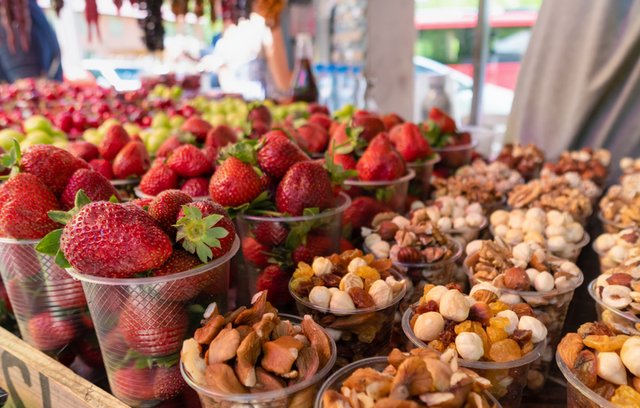 Ernährung und Makronährstoffe im Alter